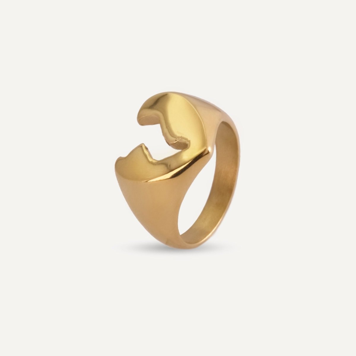 Rush gold ring with a heartbroken design men women trendy popular sleek ring 