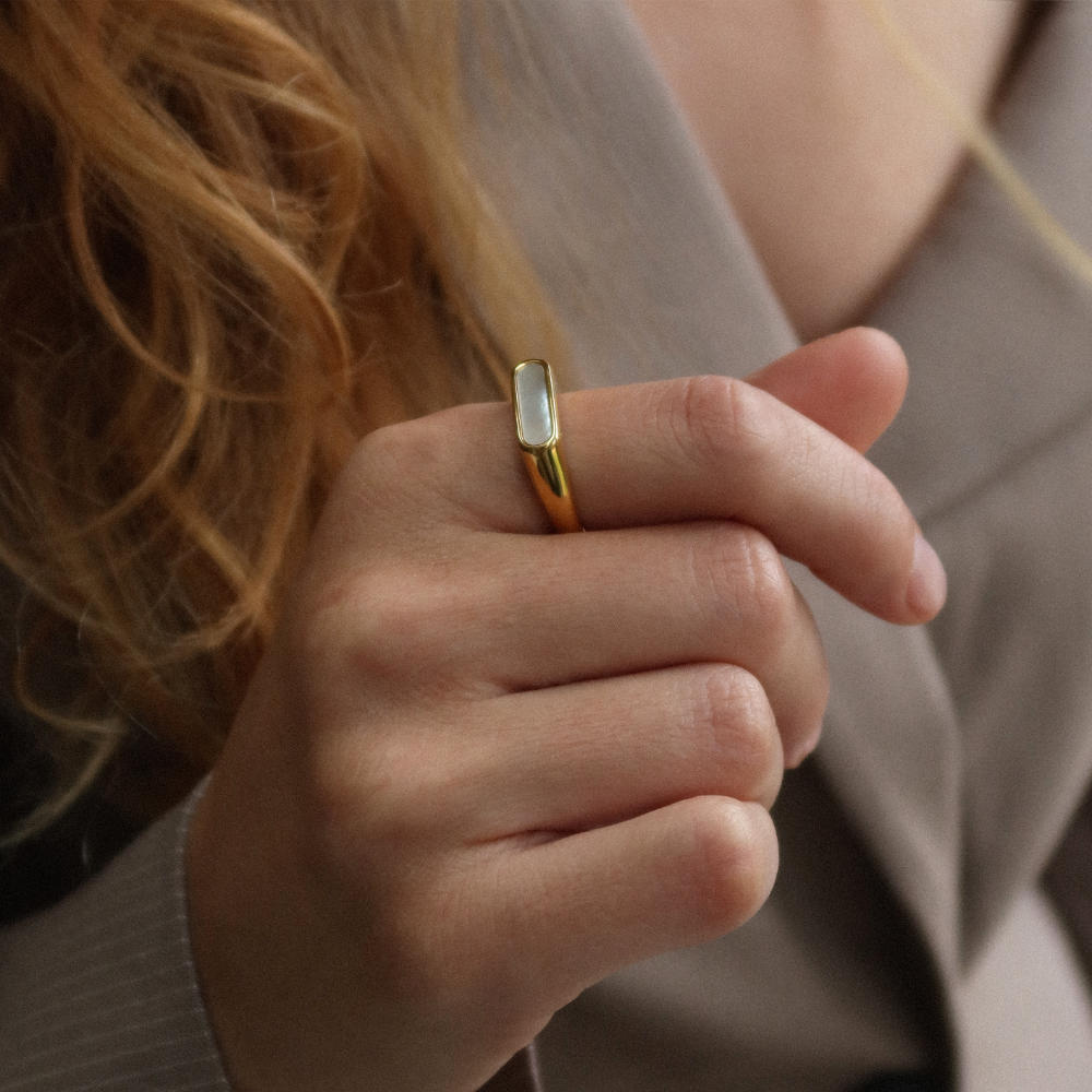 rush gold ring with a white stone men women elegant chic trendy popular ring 