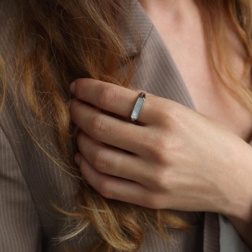 rush silver ring with a white stone men women elegant chic trendy popular ring 