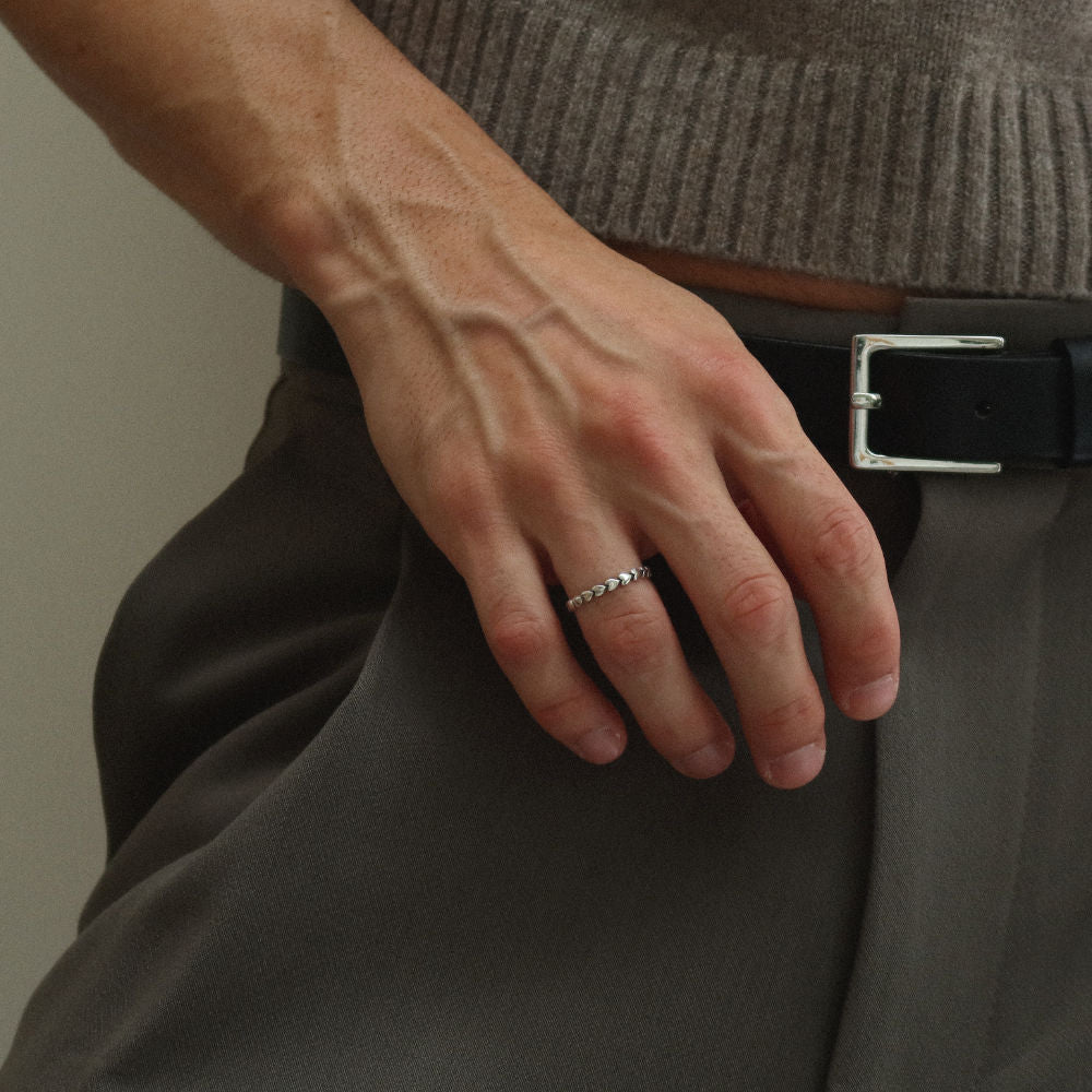 rush silver ring with unique heart-shaped pattern men women trendy popular cute gift sleek ring 