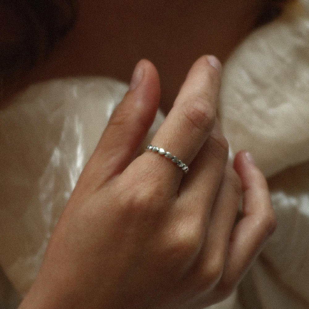 rush silver ring with unique heart-shaped pattern men women trendy popular cute gift sleek ring 