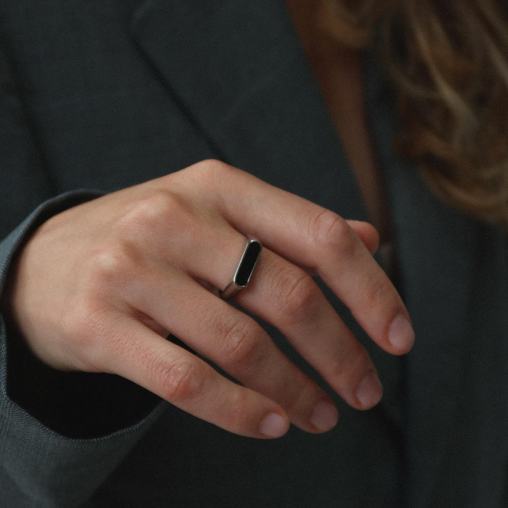 rush silver ring with a black stone men women elegant chic sleek trendy popular ring 