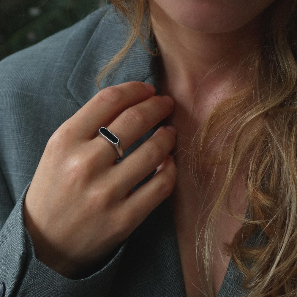 rush silver ring with a black stone men women elegant chic sleek trendy popular ring 