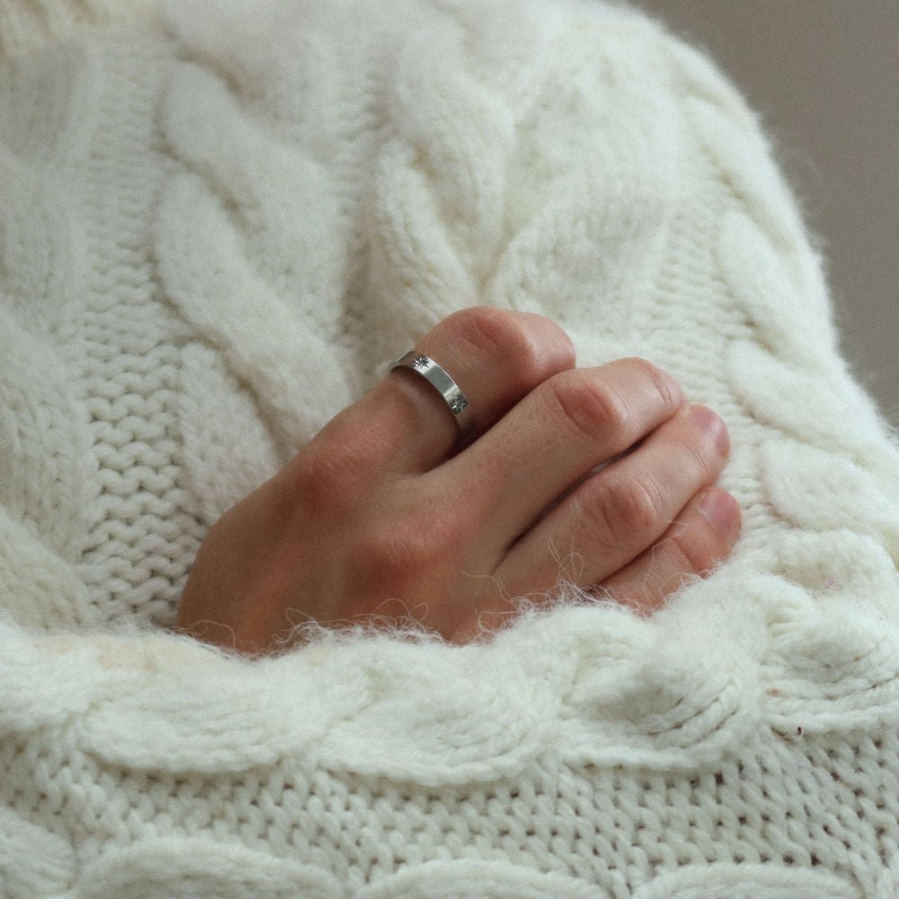 rush silver ring with small stones pattern men women trendy popular cute sleek ring 