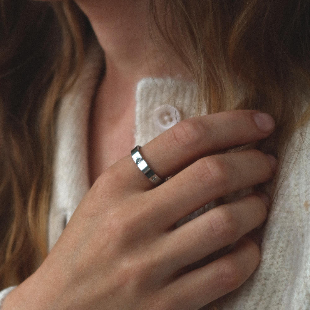 rush silver ring with small stones pattern men women trendy popular cute sleek ring 