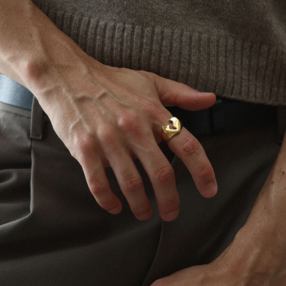 Rush gold ring with a heartbroken design men women trendy popular sleek ring 