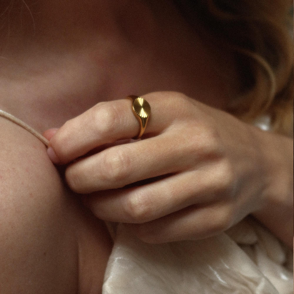 Rush gold ring with sunburst men women trendy popular sleek ring