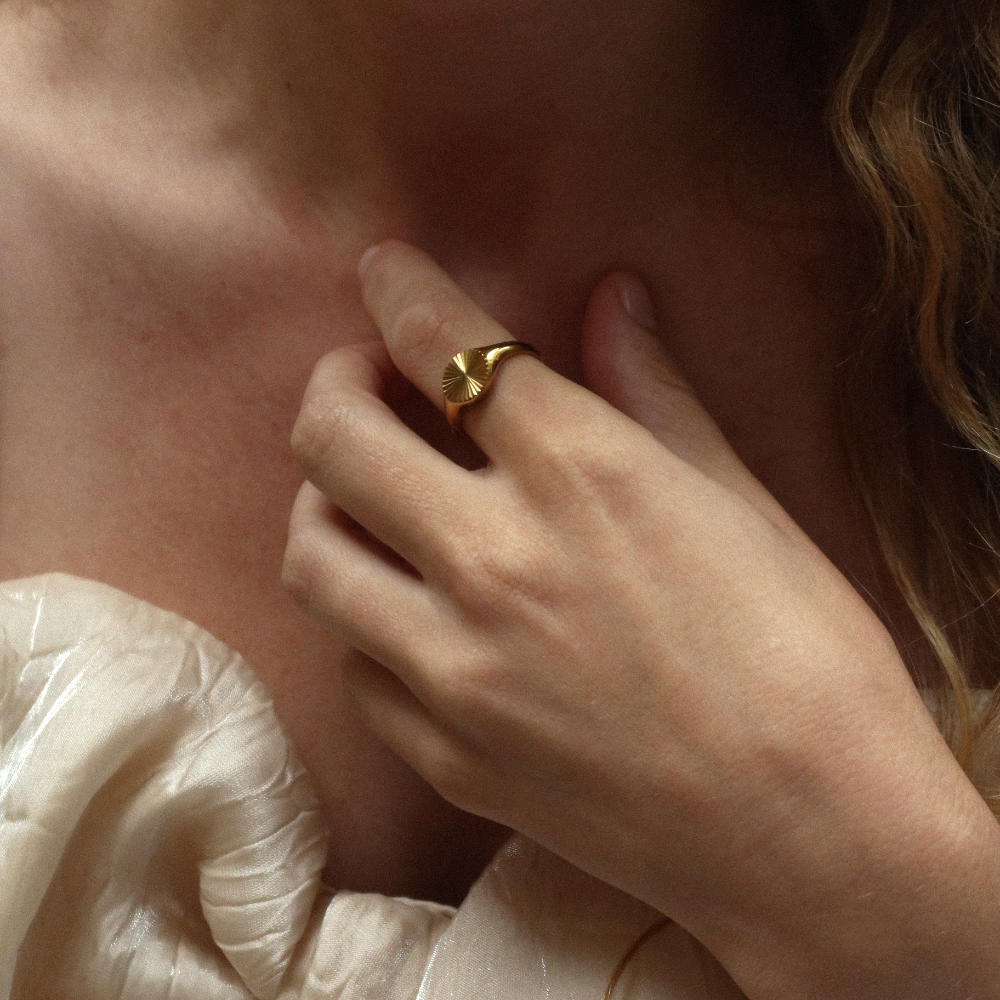 Rush gold ring with sunburst men women trendy popular sleek ring