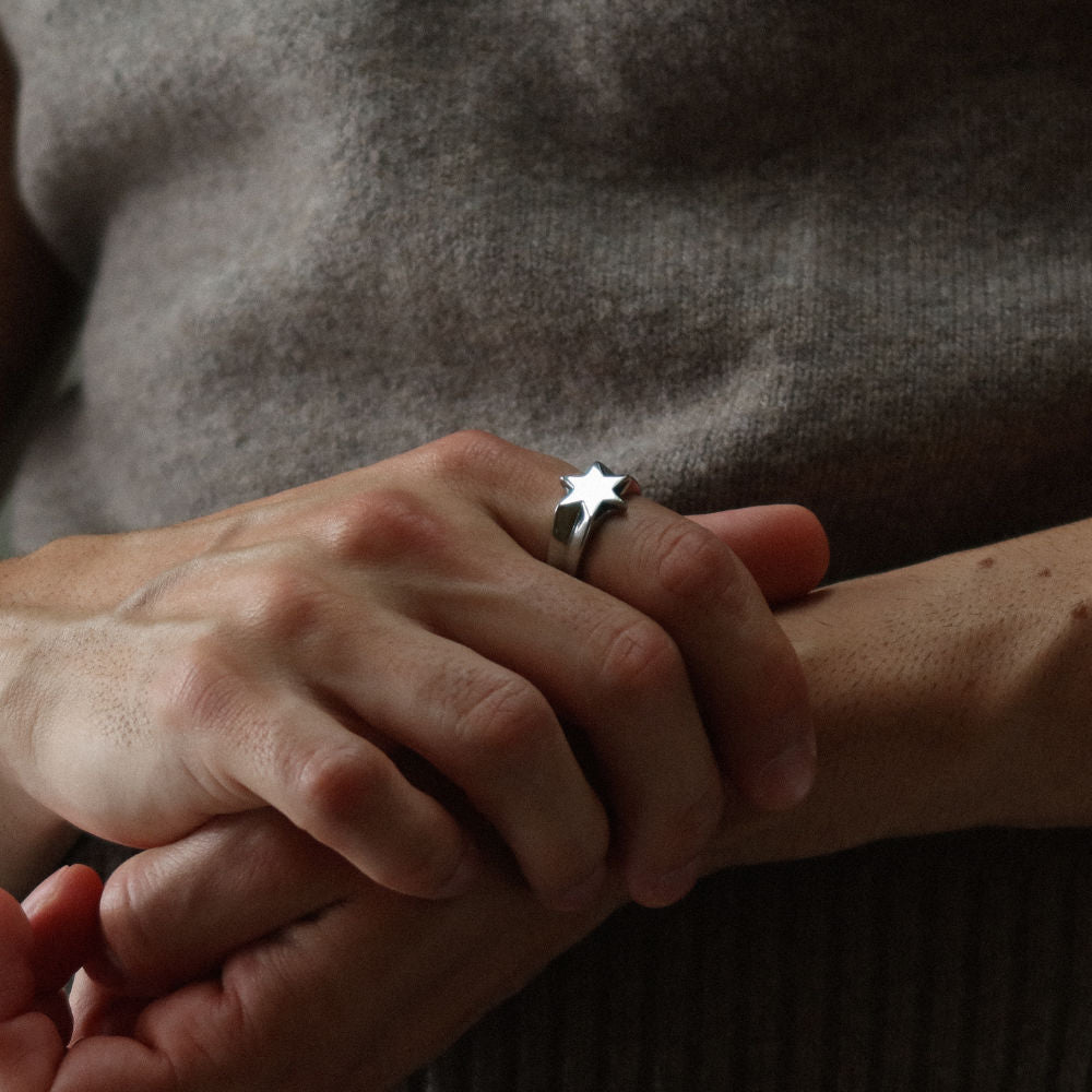 Rush silver ring with a star design men women trendy popular sleek  ring 