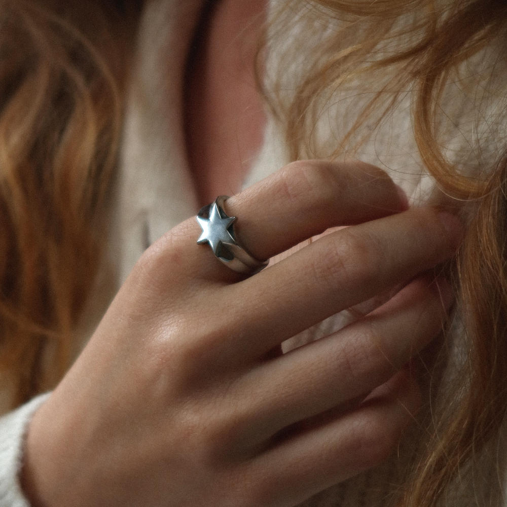 Rush silver ring with a star design men women trendy popular sleek  ring 